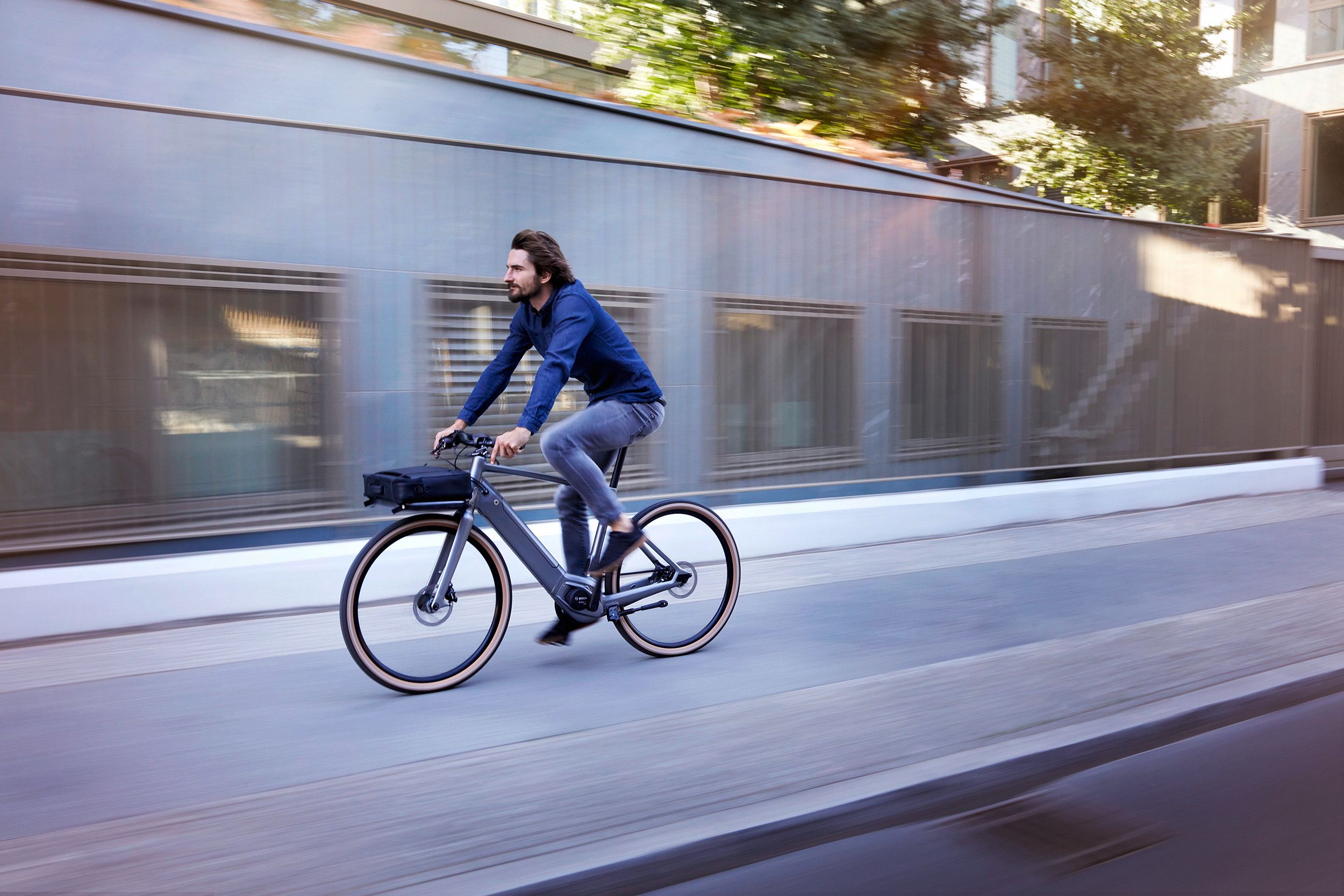 Schindelhauer Goes Electric - Wir stellen vor: unsere neuen E-Bikes! Keine Kompromisse bezüglich Servicenetzwerk, Zuverlässigkeit, Reichweite und Qualität: Heinrich, Karl und Hannah sind unsere Bosch-Mittelmotor-Modelle.