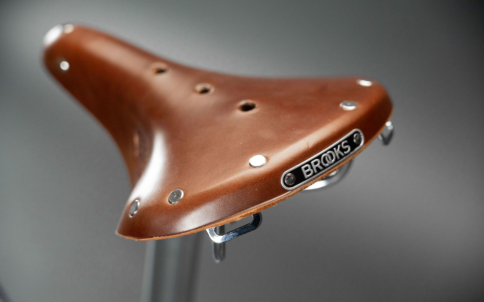 Brooks B17