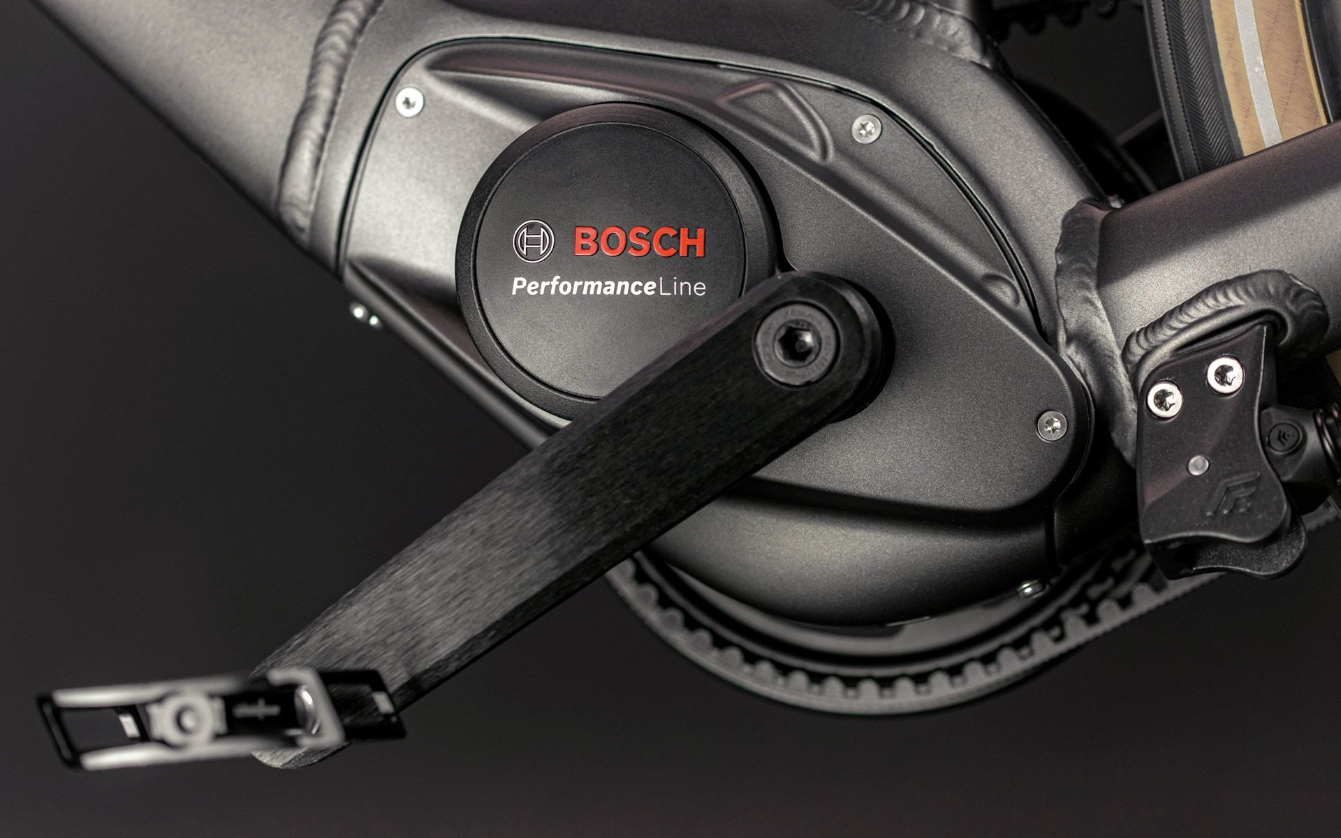 Die dritte Generation der Bosch-Motoren besticht durch hohe Reichweite und einen kaum spürbaren Trittwiderstand bei Fahrten über 25 km/h. Die Performance Line zeichnet sich durch besonders kraftvolle Unterstützung und hohes Drehmoment aus.
