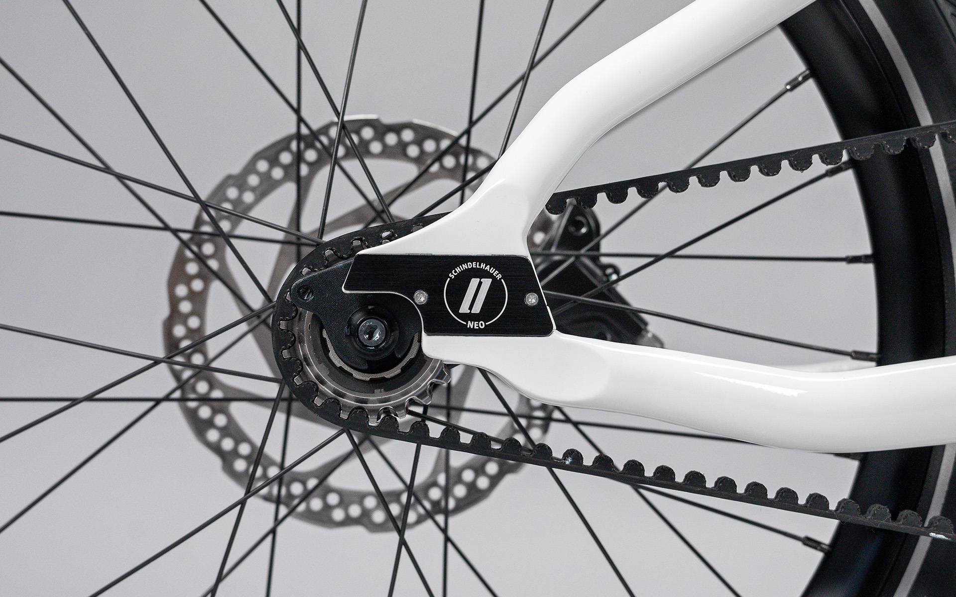 Puur, authentiek en met directe krachtsoverdracht vanuit je benen. Schindelhauer staat altijd voor de ultieme stedelijke singlespeed ervaring. Vanaf nu bepaal jij het ritme van de stad.